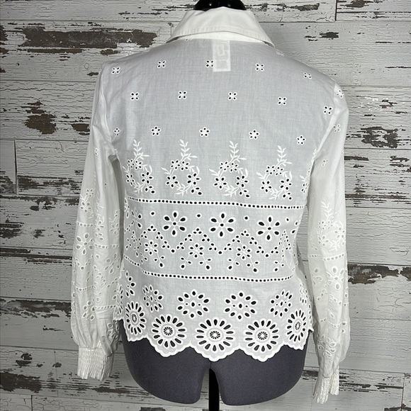 CABI Coast Eyelet Button Up Blouse White M #6084 NWT - Picture 4 of 6
